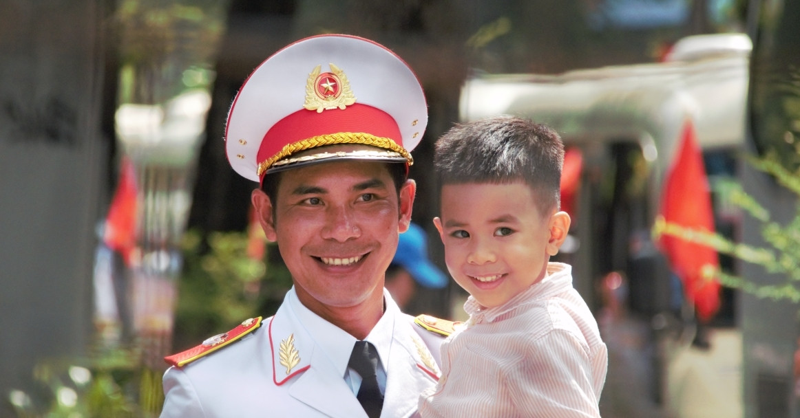 Vượt ngàn kilomet từ Bắc vào Nam cổ vũ người thân tham gia diễu binh