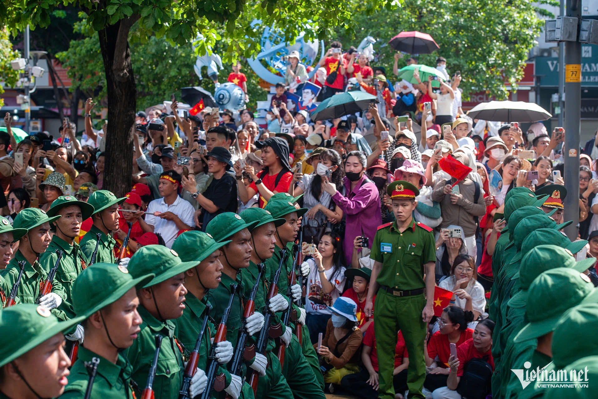 W-ảnh 4 giải phóng quân.jpg