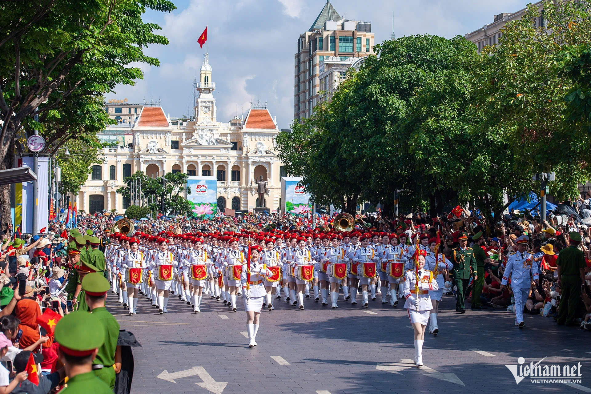 W-ảnh 5 khối quân nhạc.jpg