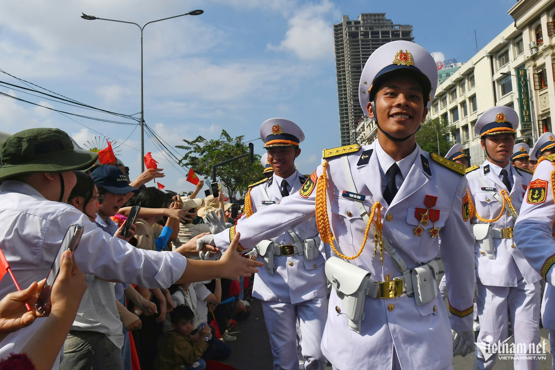 W-diễu binh 12.jpg