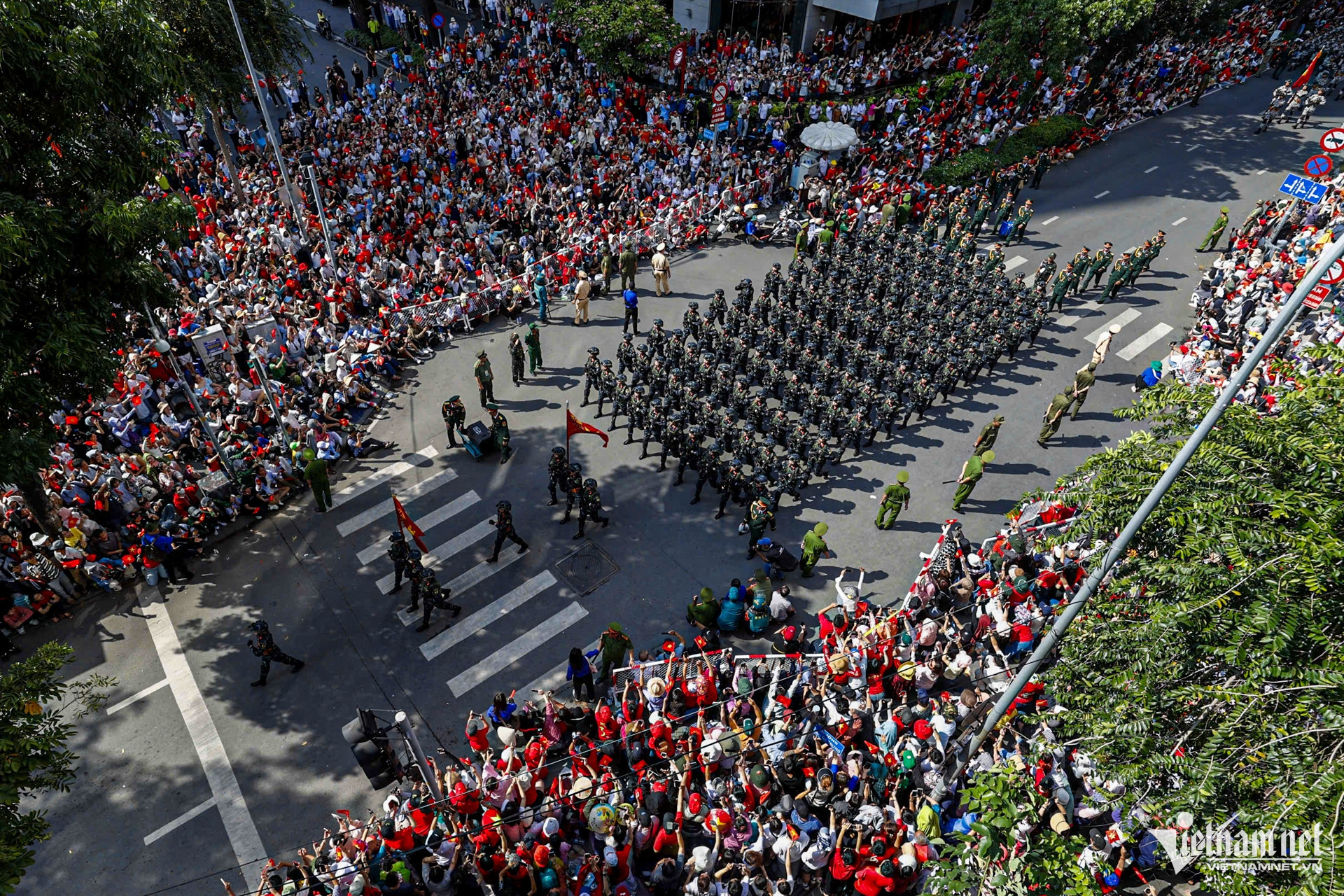 W-diễu binh 12.jpg