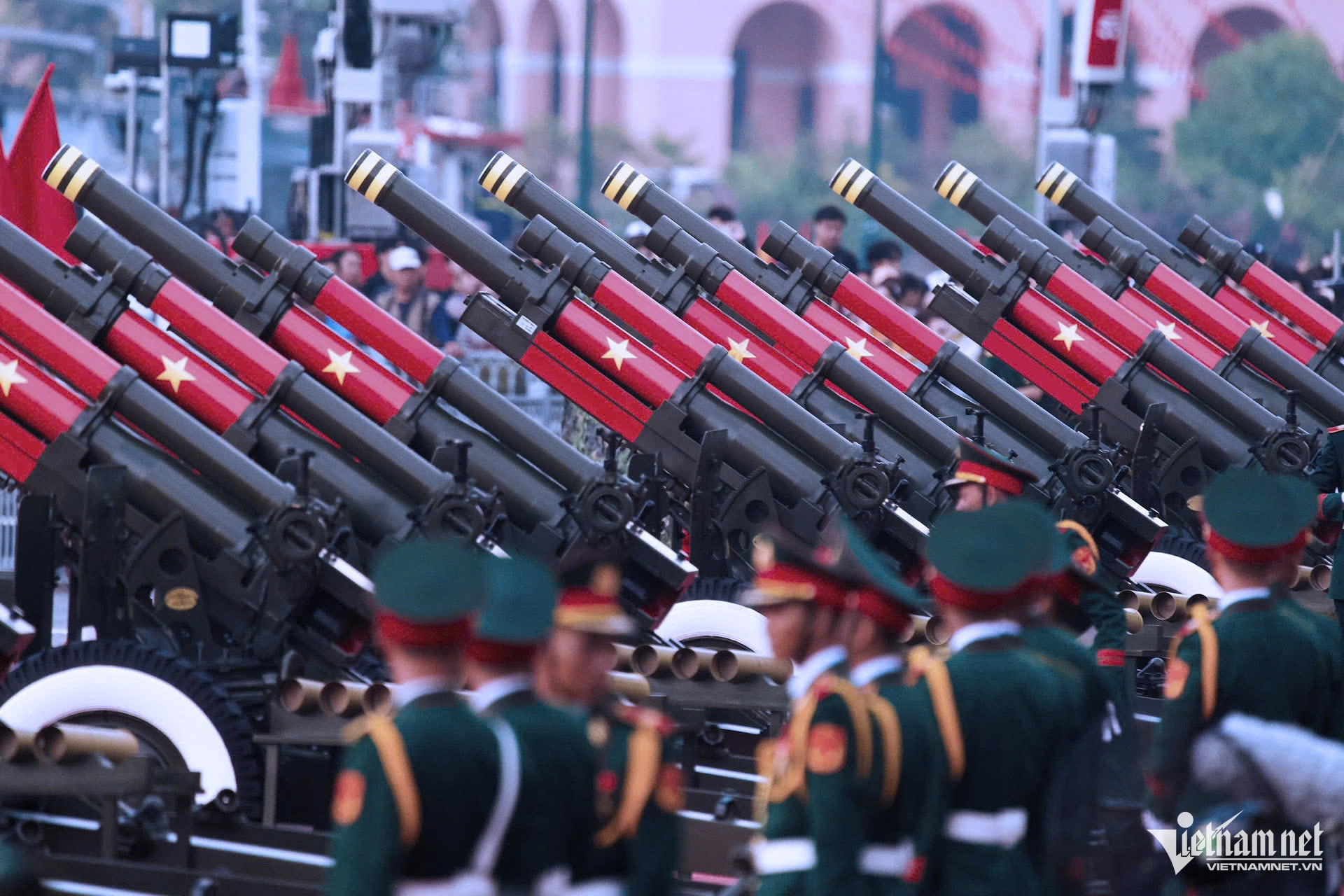 W-diễu binh 5.jpg
