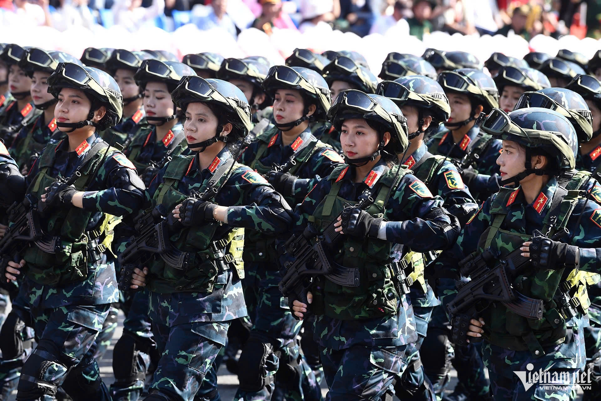 W-nữ biệt động.jpg