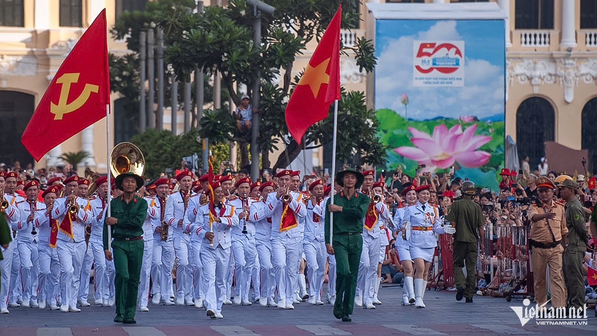 W-tổng duyệt 1.jpg