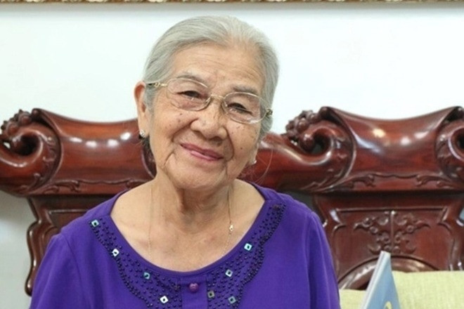Không thể ngờ NSƯT Phi Điểu từng bị cạo nửa đầu tóc, trải qua tù đầy khắc nghiệt