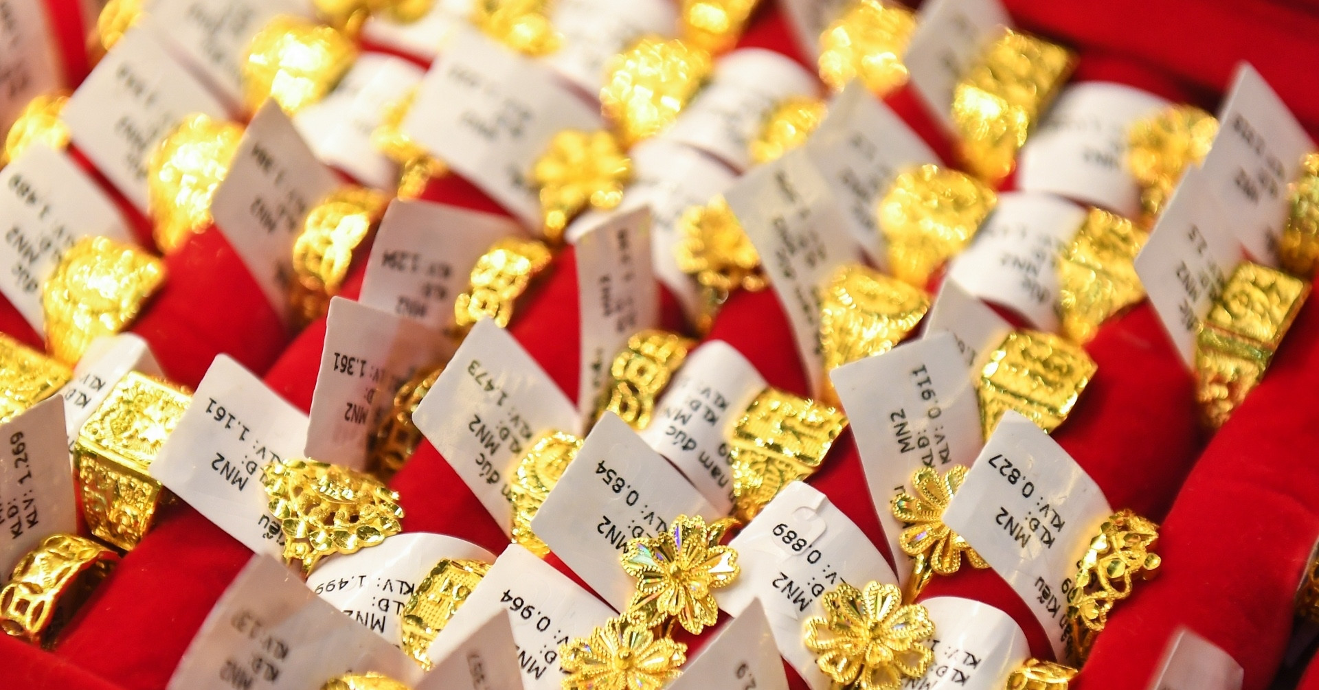 Giá vàng hôm nay 29/4/2025: Giảm liên tiếp, vàng SJC xuống dưới 120 triệu đồng