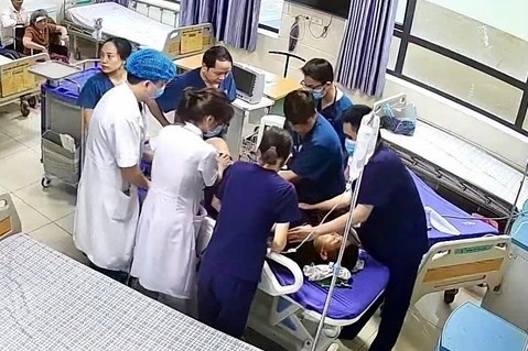 Bộ Y tế chỉ đạo khẩn vụ điều dưỡng bị hành hung khi đang cấp cứu