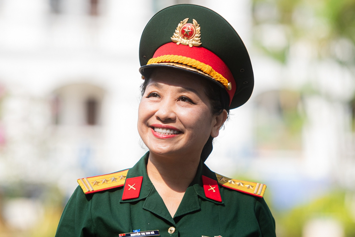 Đại tá, NSND Thu Hà: Ứa nước mắt giữa vòng tay Nhân dân, xem nhẹ cái nóng 50 độ