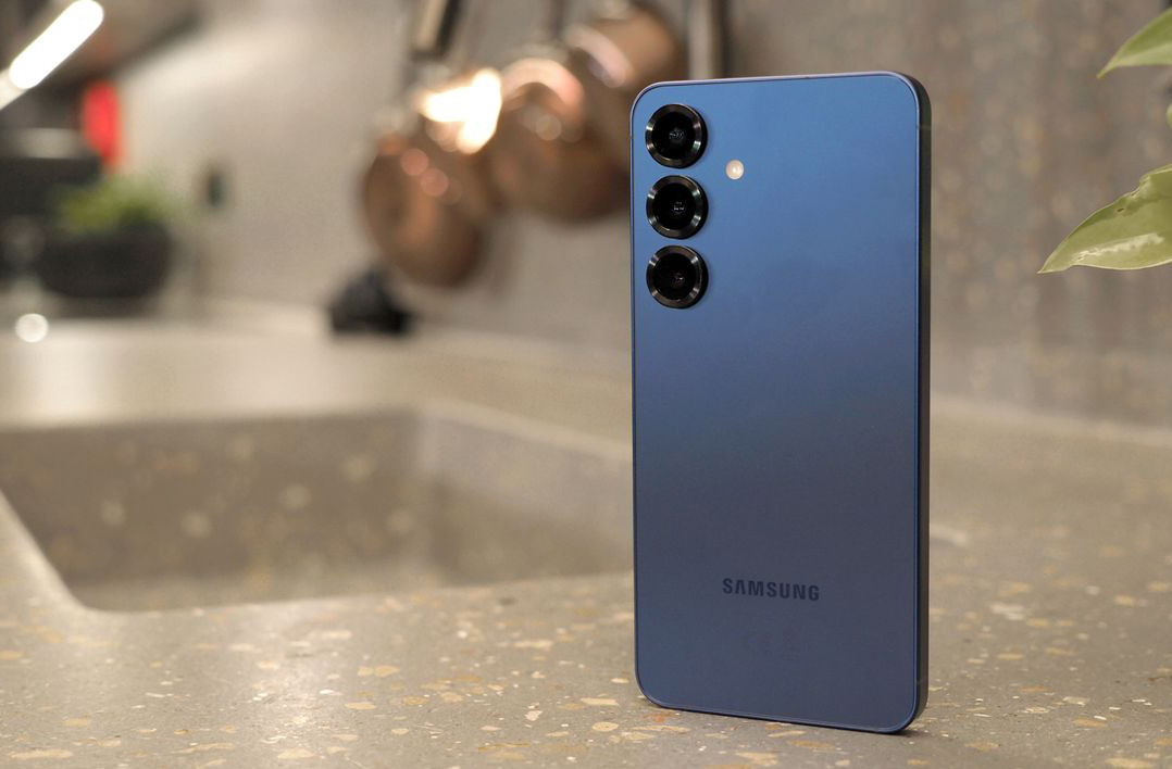 Nên mua iPhone 16 Pro, Galaxy S25 hay Pixel 9 Pro? 2 Galaxy s25.jpg