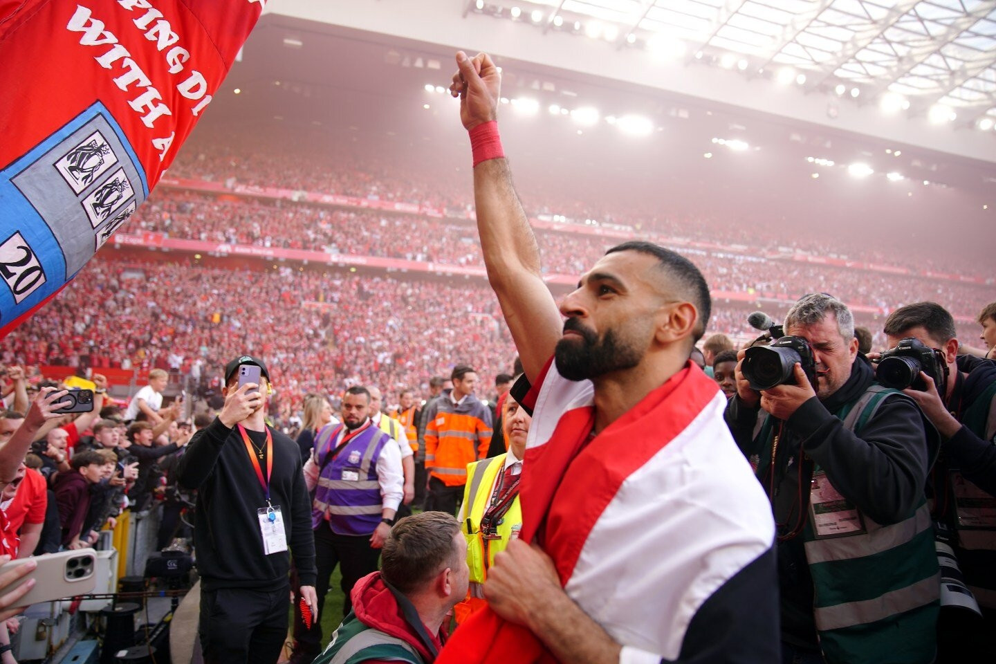Salah nói điều đặc biệt ngày đăng quang cùng Liverpool