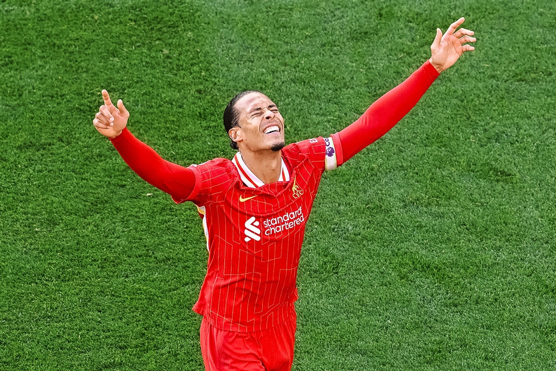 Thắng hoành tráng 5-1, Liverpool vô địch Ngoại hạng Anh