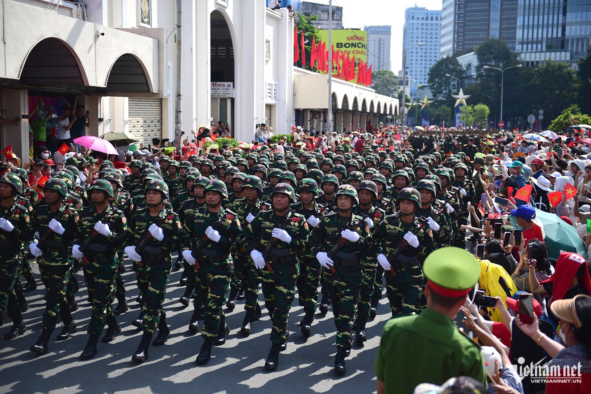 w anh 2 lao 37343.jpg