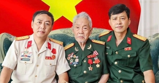 Chi Pu kể về ông nội Đại tá trực chiến cùng Đại tướng Võ Nguyên Giáp ngày 30/4/1975