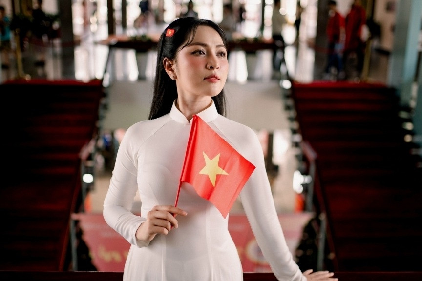 Bật mí về ca sĩ và bài hát vượt mốc 2 tỷ lượt xem trong đại lễ 30/4