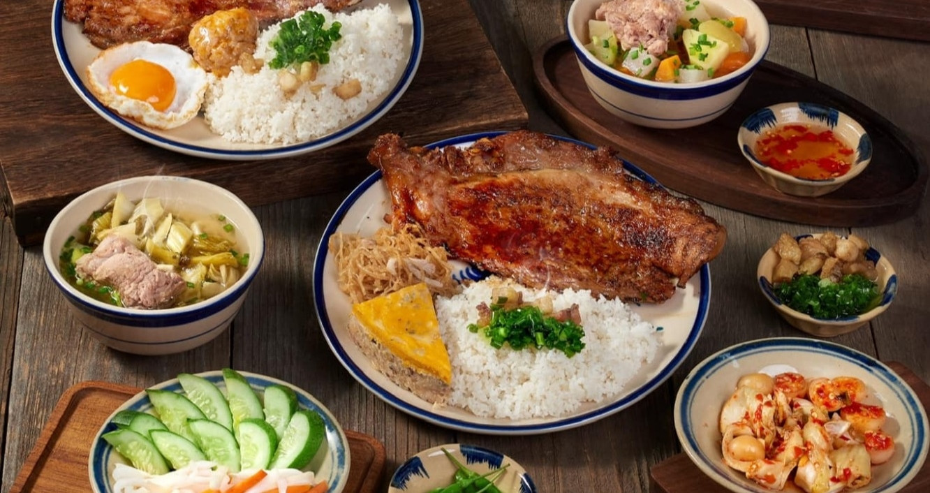 Ăn cơm tấm, bánh mì ngon ở đâu khi tới TPHCM du lịch và xem diễu binh 30/4?