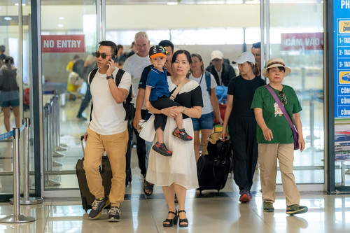 Cách làm thủ tục nhanh khi ‘biển người’ đổ về sân bay Nội Bài bắt đầu nghỉ lễ