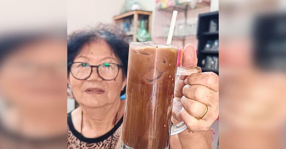 Độc đáo món "hổ cắn sư tử" tại quán cà phê Malaysia