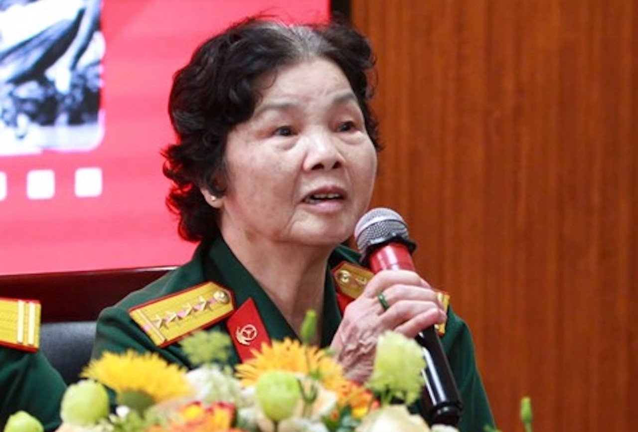 Hoa khôi kể chuyện trốn nhà, lái xe ‘xẻ dọc Trường Sơn đi cứu nước’