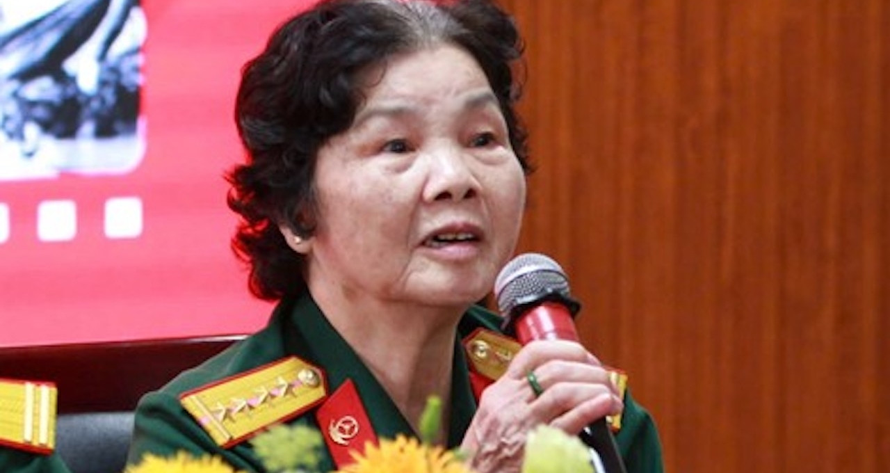 Hoa khôi kể chuyện trốn nhà, lái xe ‘xẻ dọc Trường Sơn đi cứu nước’