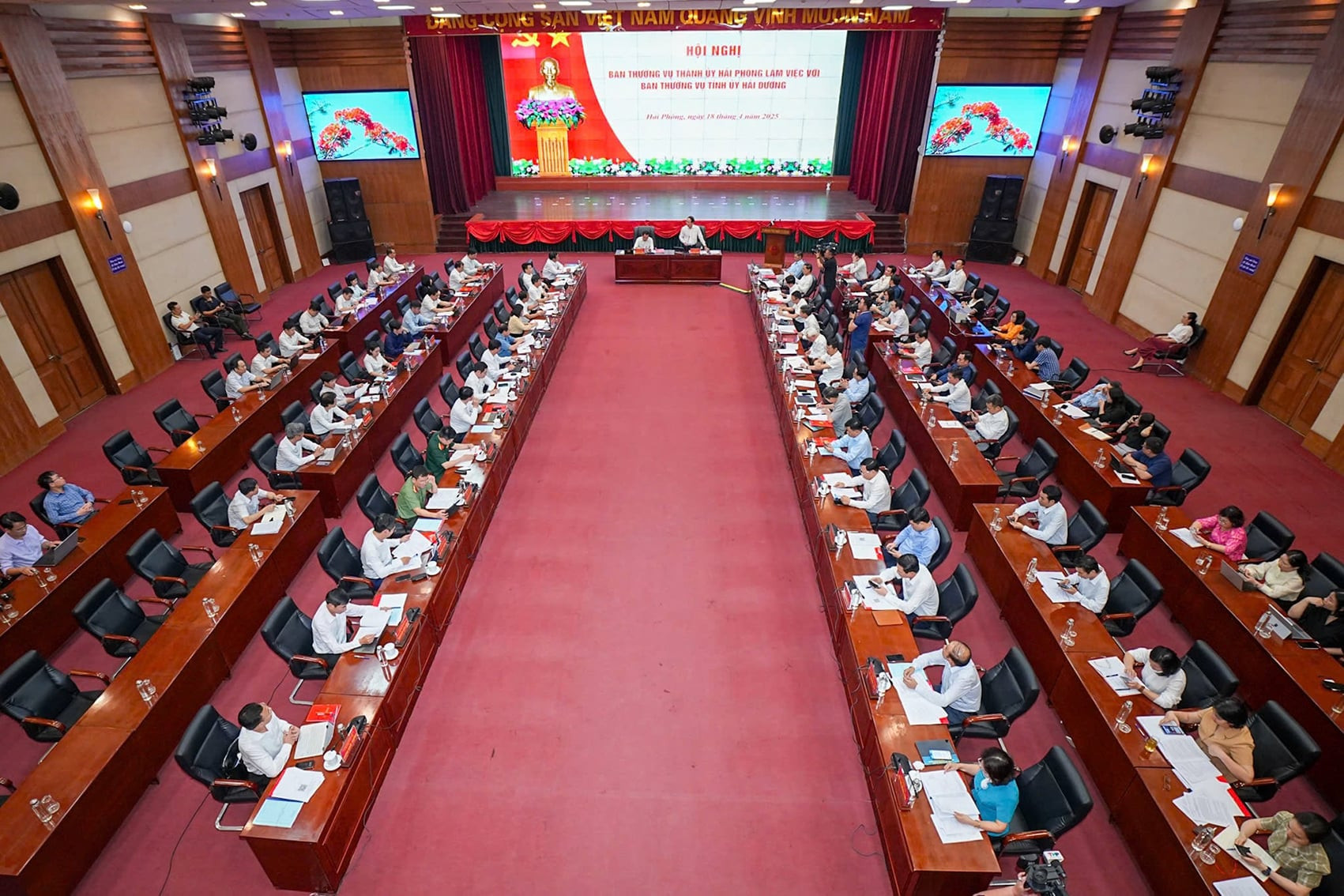 họp đl hp hp.jpeg