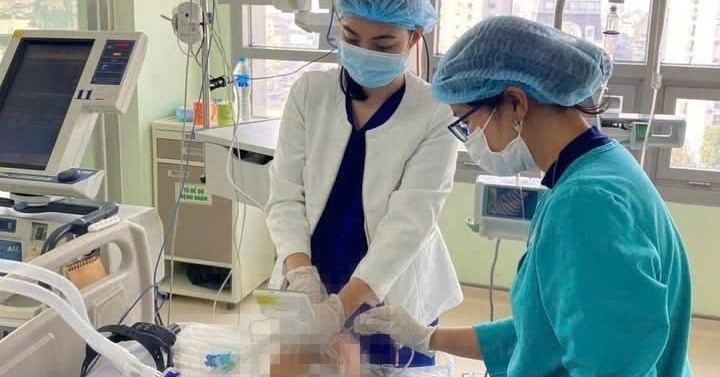 Nguyên nhân bất ngờ khiến người đàn ông đang ăn cỗ phải đi cấp cứu