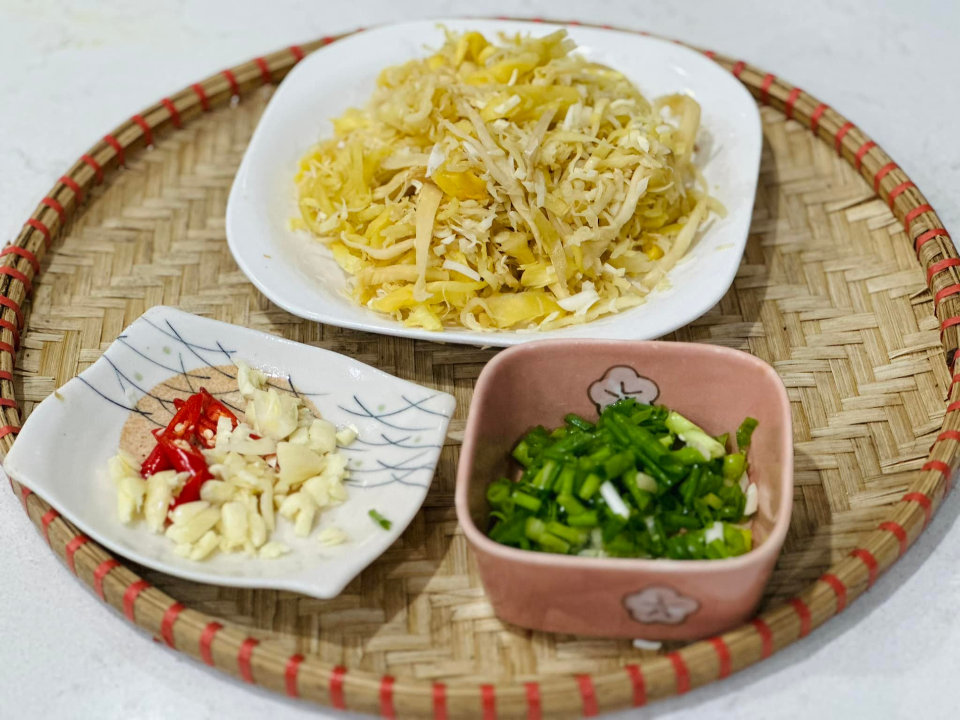 nhút xào lá chanh   nguyễn nhung 0.png