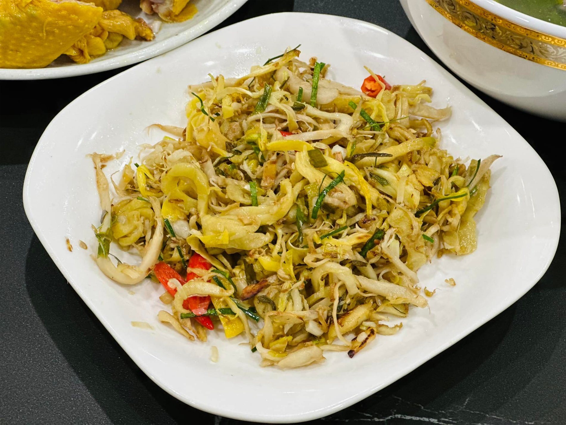 nhút xào lá chanh   nguyễn nhung.png