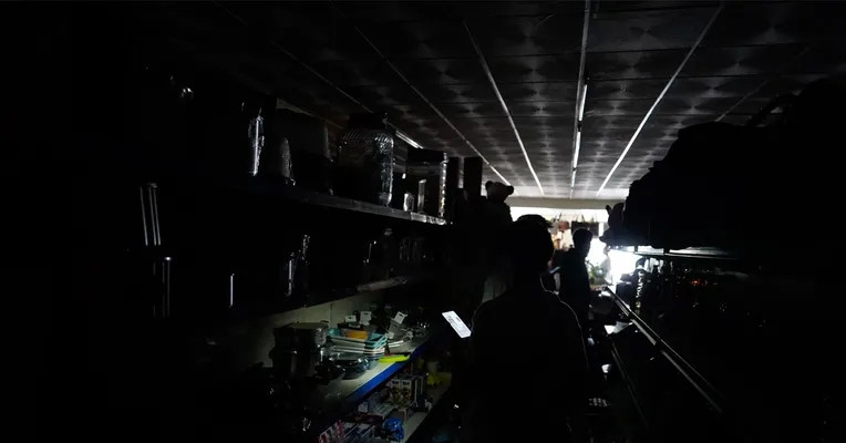 Tây Ban Nha và Bồ Đào Nha mất điện diện rộng, tê liệt toàn quốc