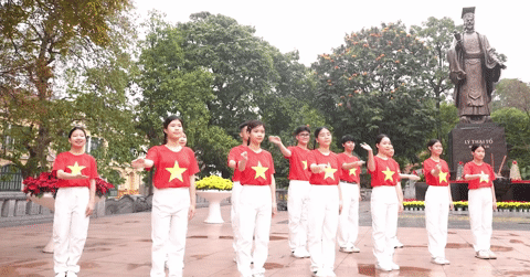 Trẻ em khiếm thị, khiếm thính thể hiện tình yêu Tổ quốc với MV Quốc ca từ trái tim