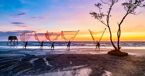 Vùng nào vốn không có biển chuẩn bị 'sở hữu' bãi cát đen nổi tiếng?