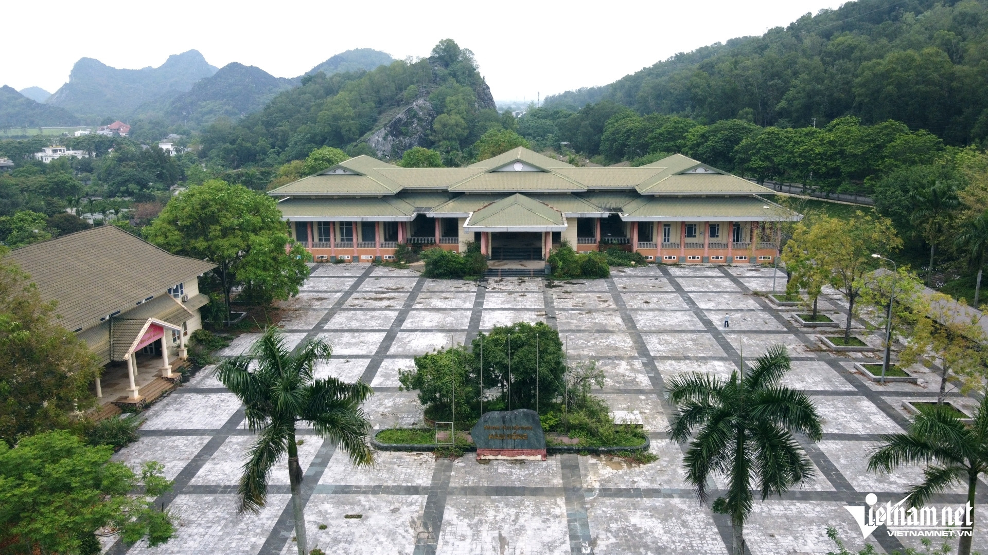 W-a1Thanh tra đề nghị cung cấp hồ sơ trung tâm hội nghị trăm tỷ bỏ hoang.JPG.jpg