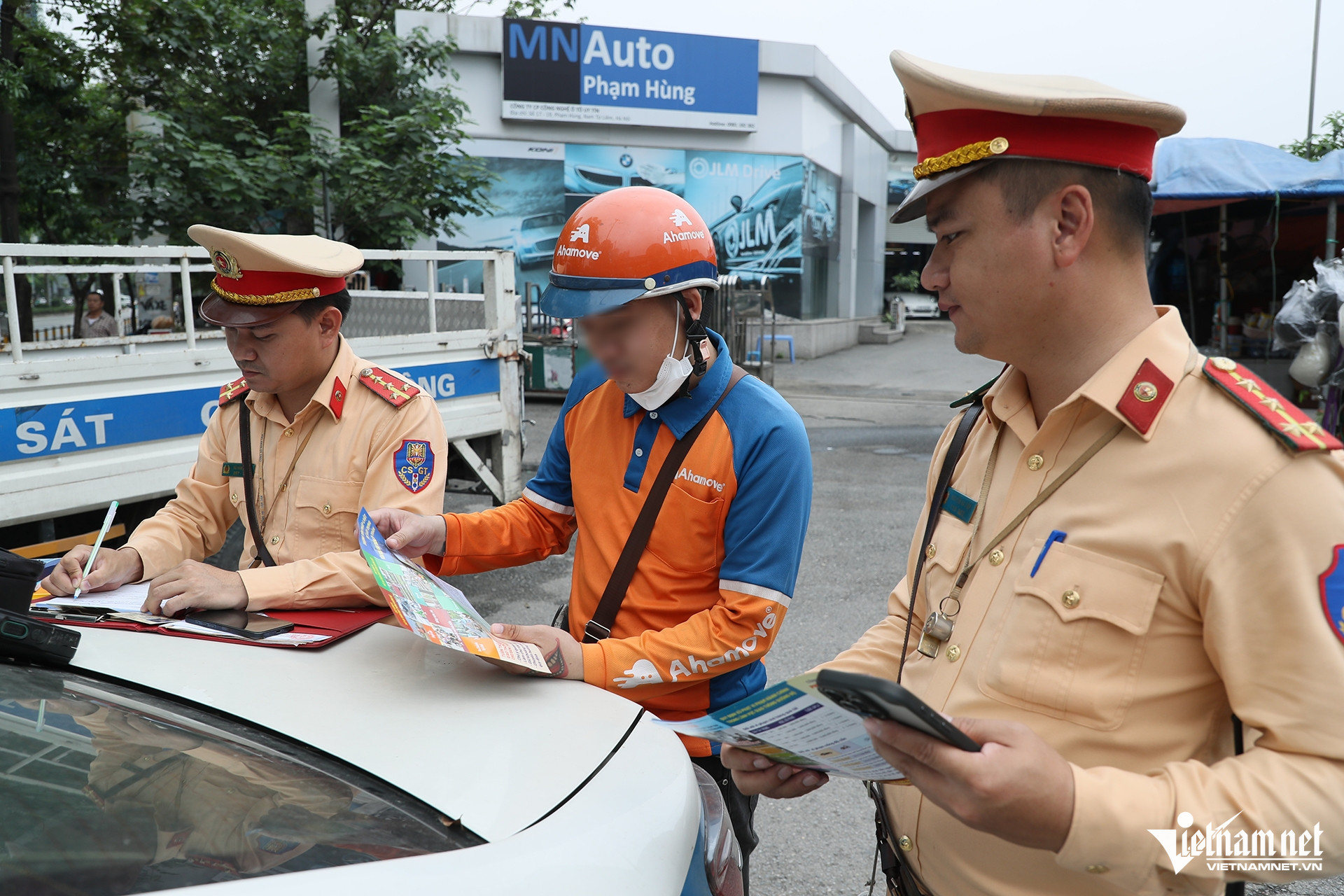 W-hoc luat tai cho 3.JPG.jpg