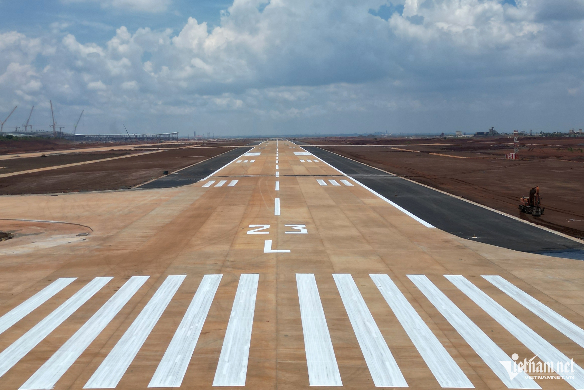 W-san bay long thanh.jpg