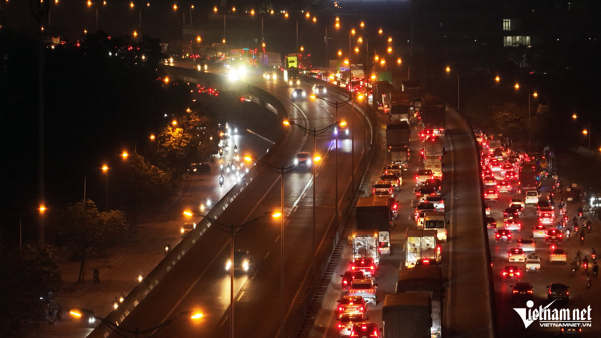 W-un tac luc nua dem.JPG.jpg