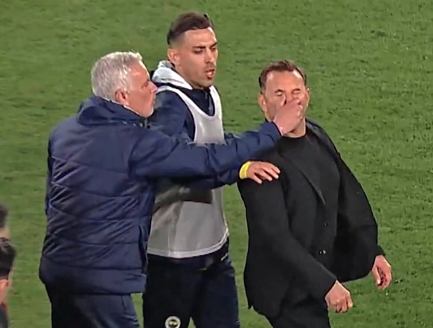 AS. Mourinho Okan Buruk.jpg