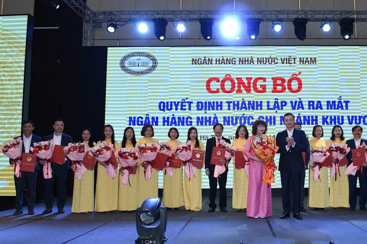 Công bố Quyết định và ra mắt NHNN Khu vực 8