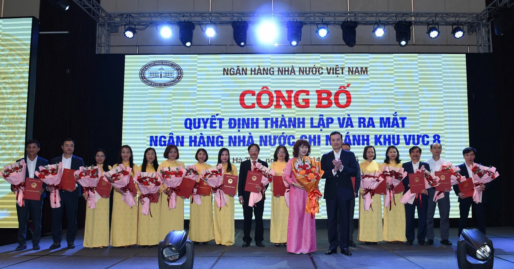 Công bố Quyết định và ra mắt NHNN Khu vực 8