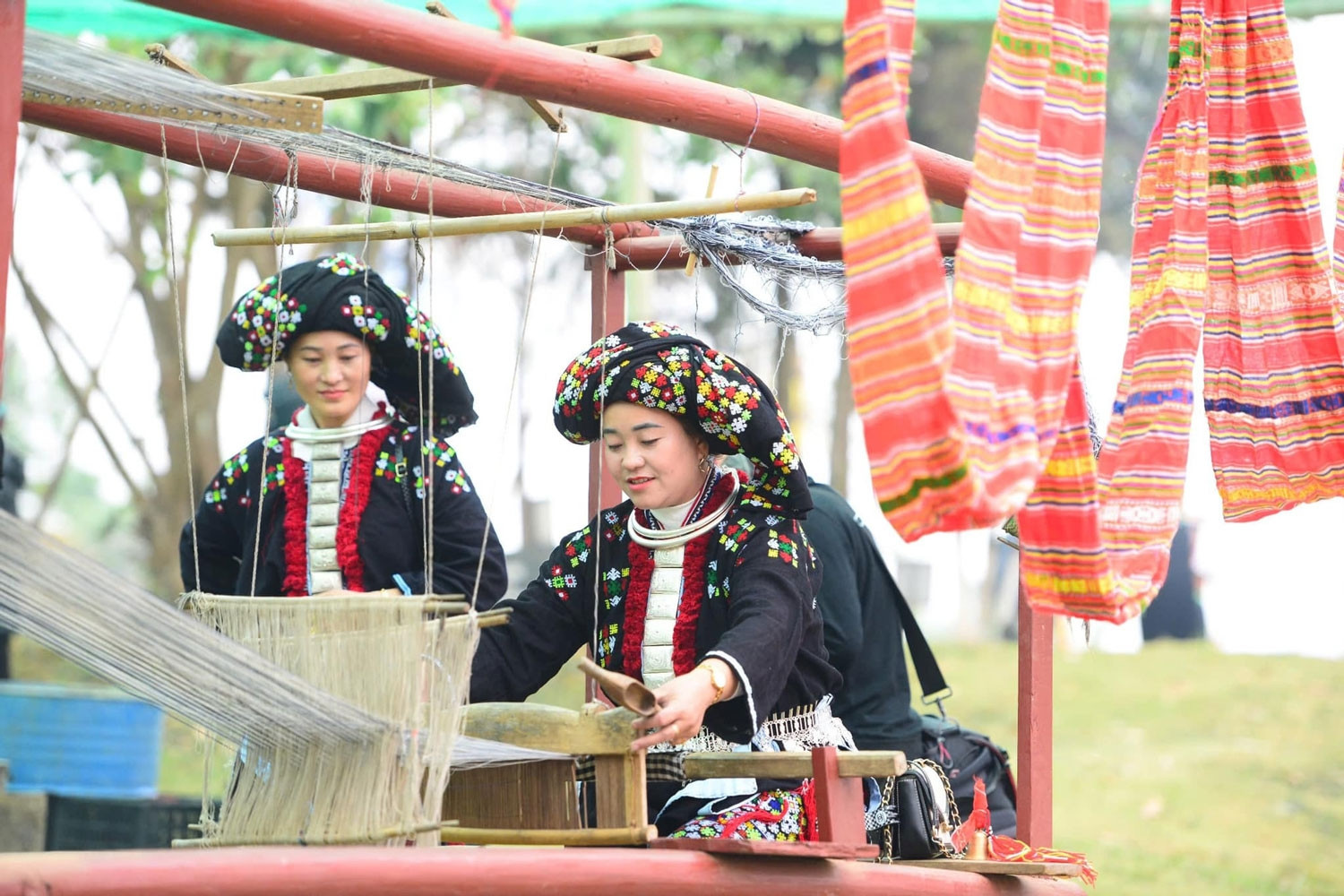 Độc đáo những sắc màu văn hóa các dân tộc Việt Nam