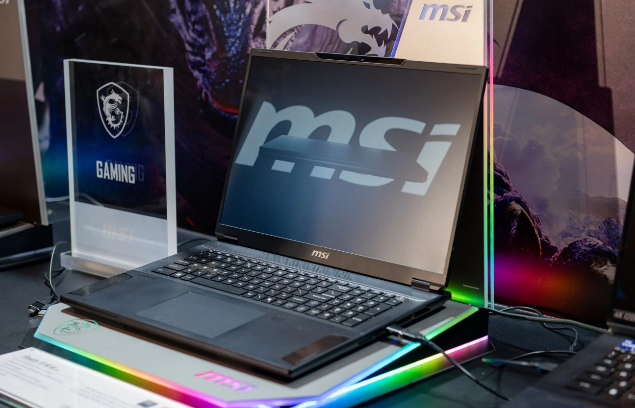 laptop gaming MSI 3 (1).jpg