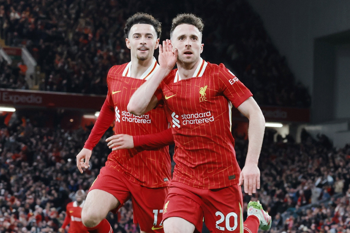 Liverpool hạ gục Everton, xây chắc ngôi đầu