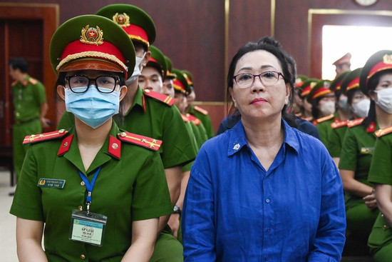 Luật sư của bà Trương Mỹ Lan: ‘Có hơn 50.000 tỷ bồi thường cho các trái chủ’