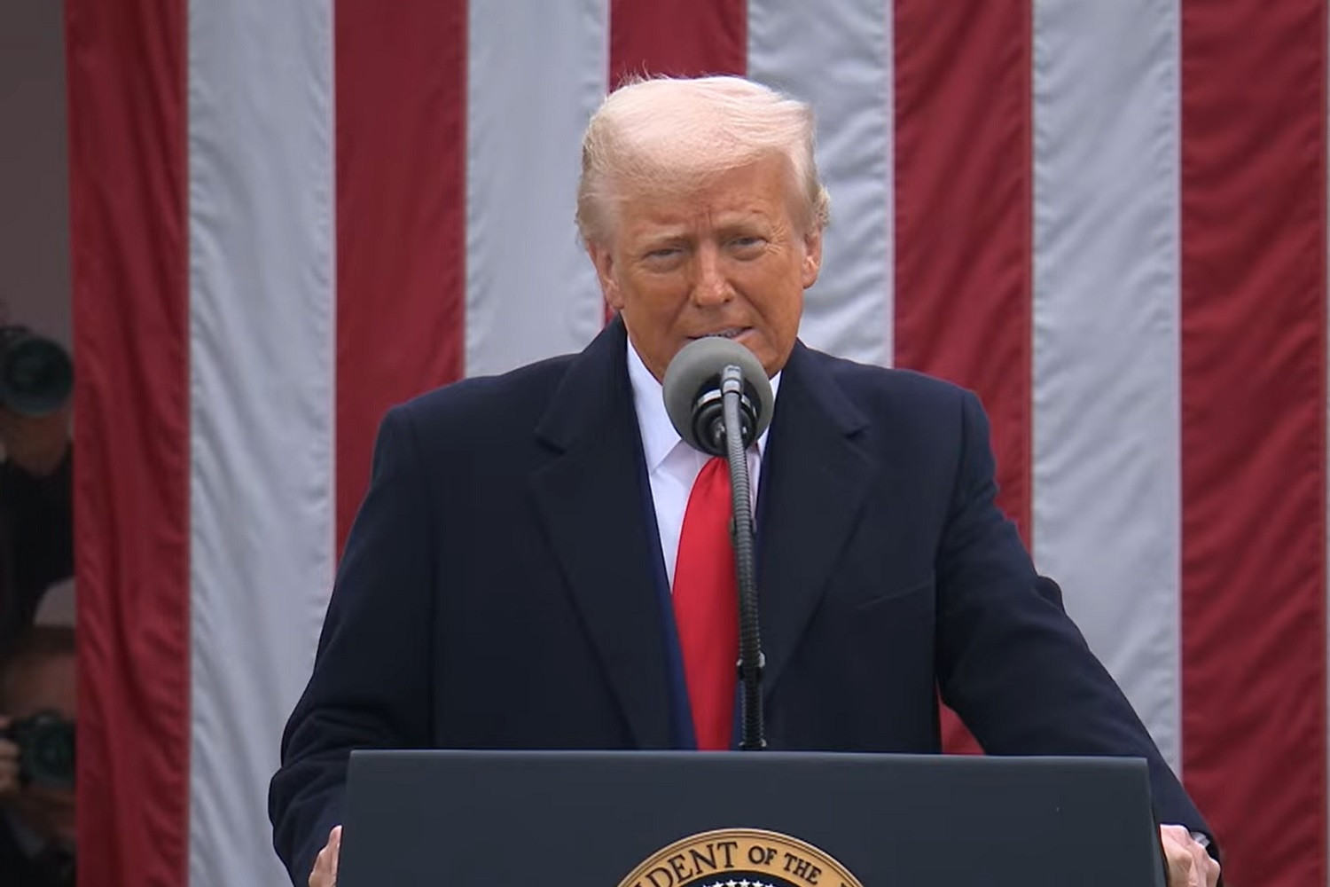 Ông Trump áp thuế lên cả thế giới, khẳng định Mỹ sẽ độc lập kinh tế