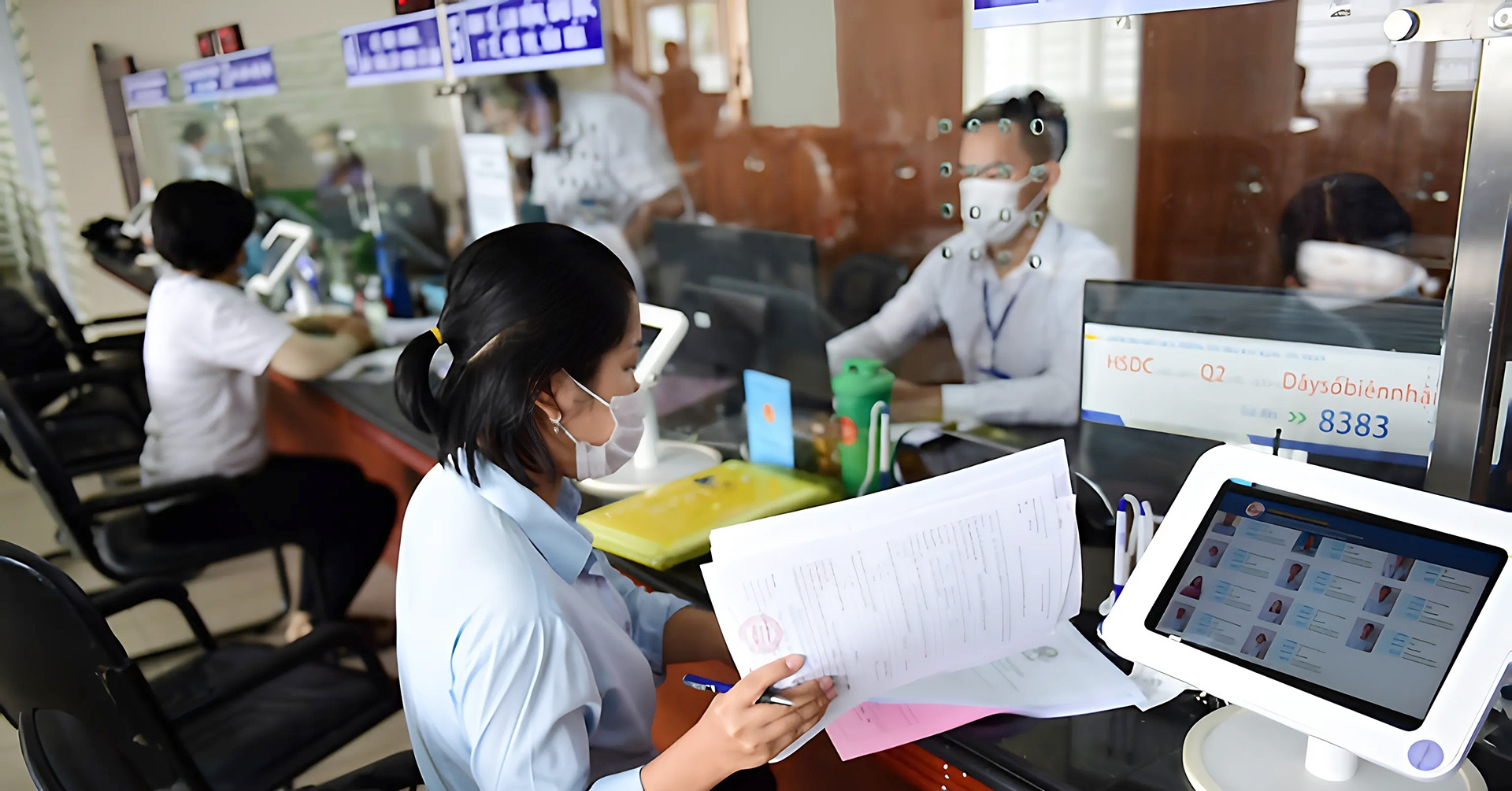 Thời đại mới, công chức cần có bằng đại học chính quy