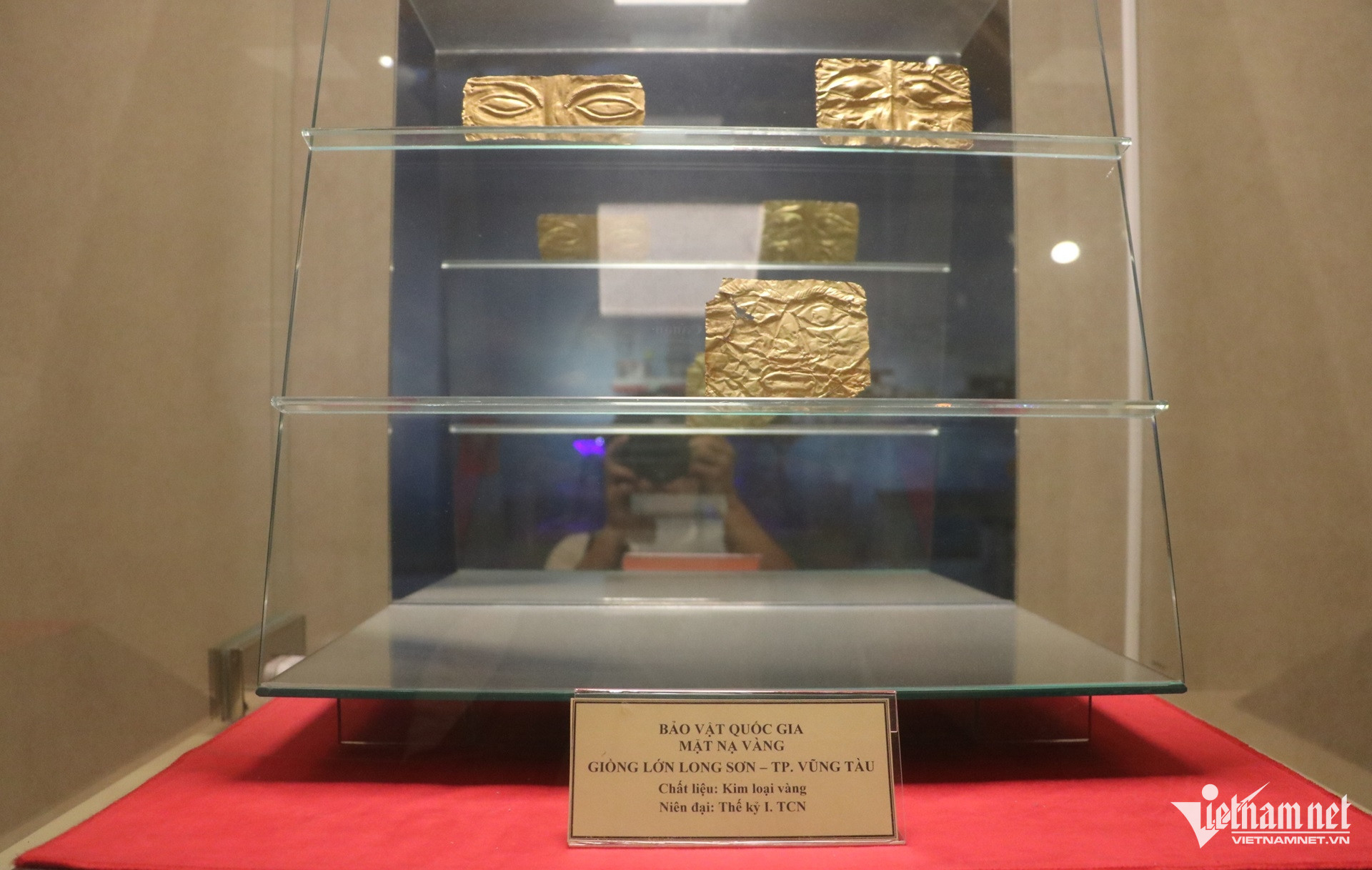 W-Chiêm ngưỡng bảo vật quốc gia 3 mặt nạ vàng có niên đại hơn 2.000 năm.JPG.jpg