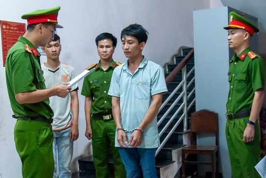 Bản tin cuối ngày 30/4: Bắt tài xế xe đầu kéo gây tai nạn làm 2 người tử vong