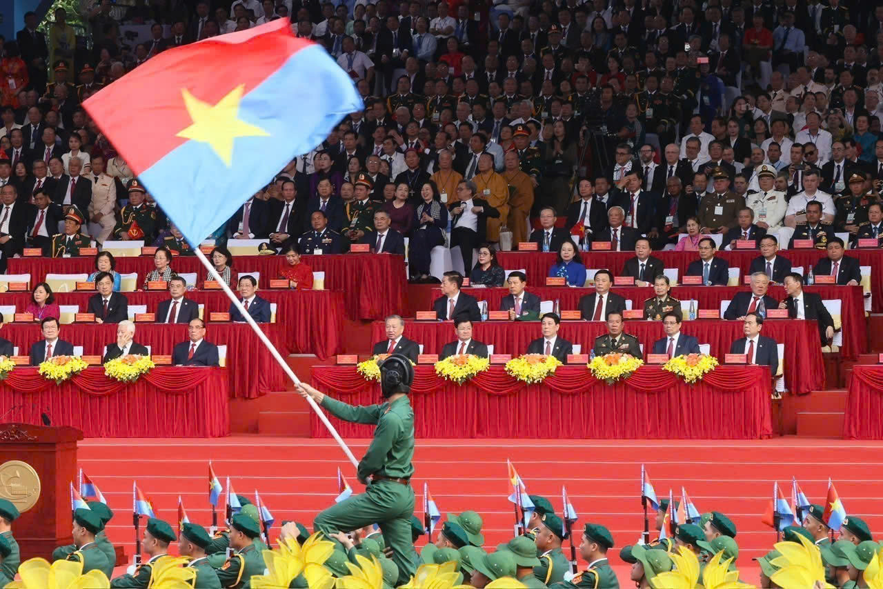 6h45 diễu binh
.jpg