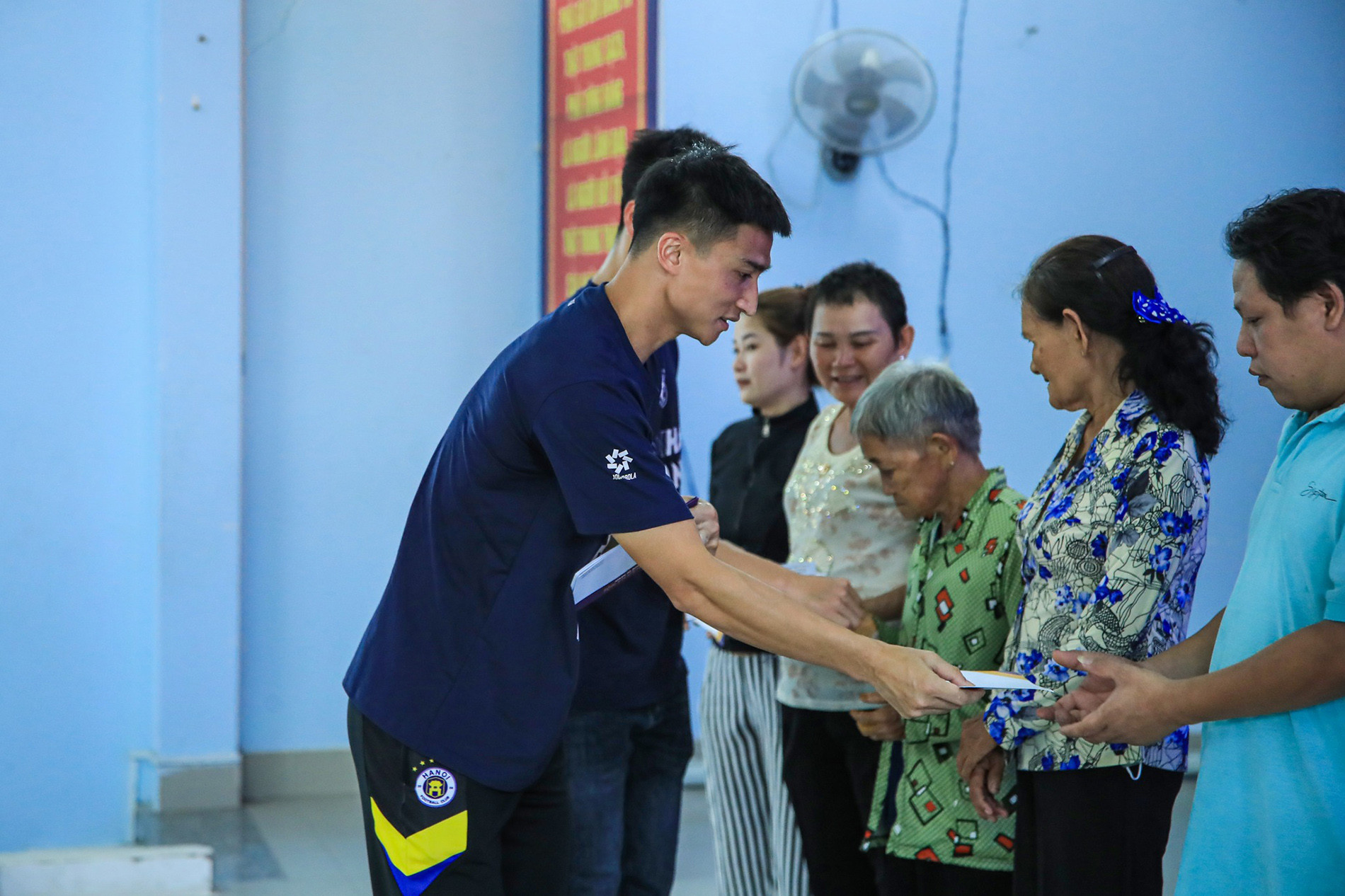 cau thu viet ngay 30.4 4.jpg