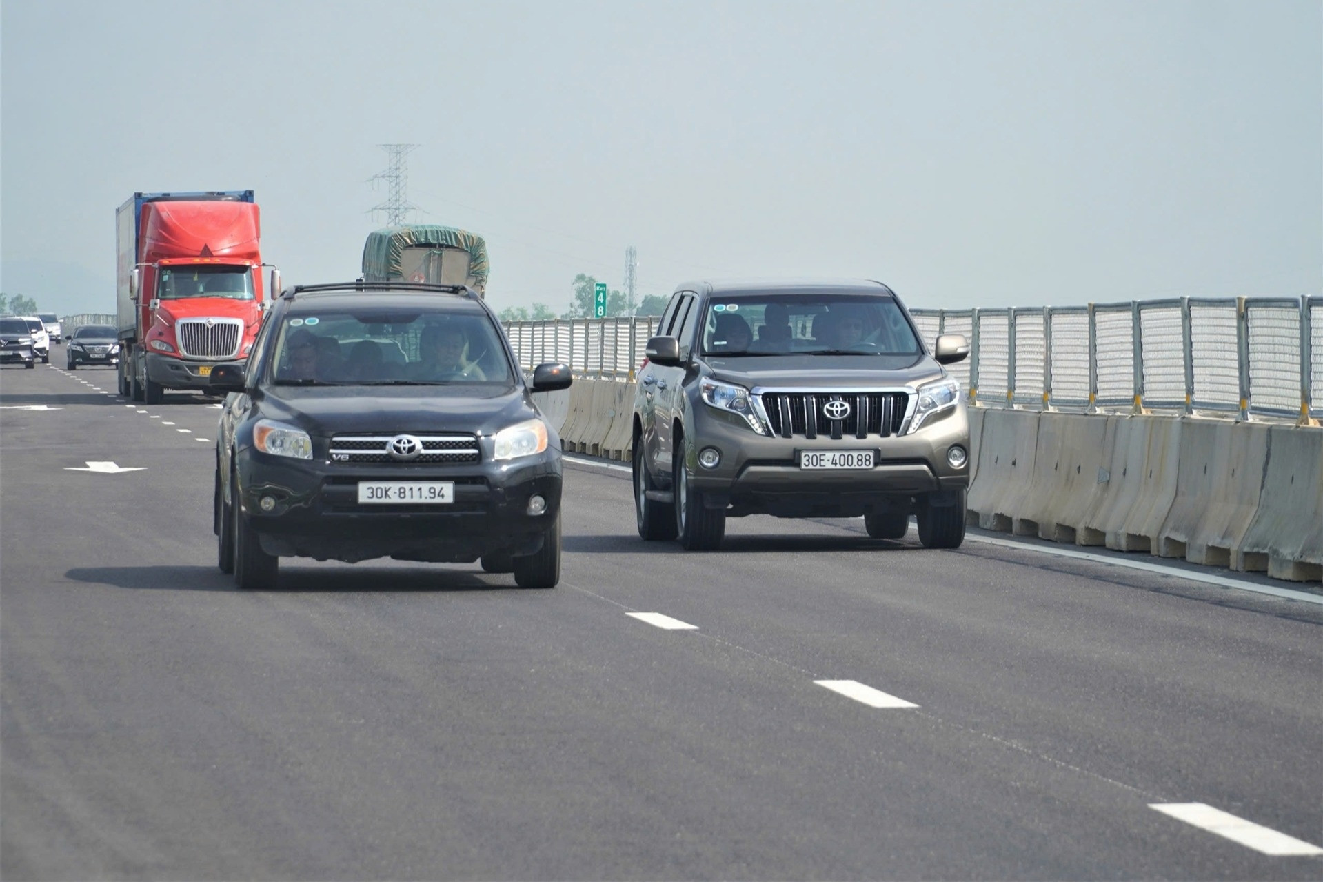 Hàng trăm ô tô nối đuôi nhau trên cao tốc Bãi Vọt - Hàm Nghi ngày đầu nghỉ lễ