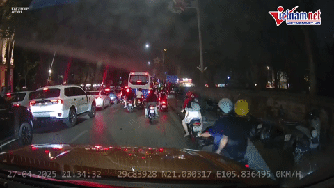 Ranger bị taxi Xanh tat dau_Edited.mp4