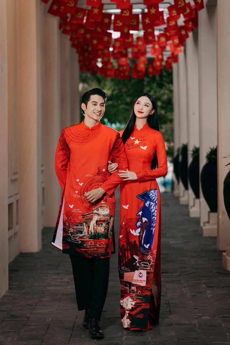 Hòa chung không khí hào hùng của đại lễ 30/4, nhiều nghệ sĩ Việt đã chia sẻ hình ảnh rạng rỡ cùng những lời tri ân xúc động